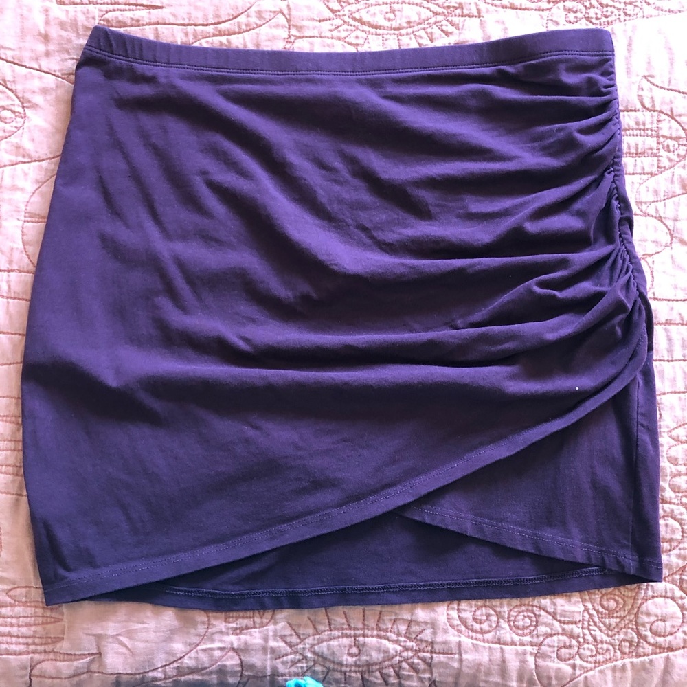 3 for $20 H&M Basic purple ruched tulip mini skirt